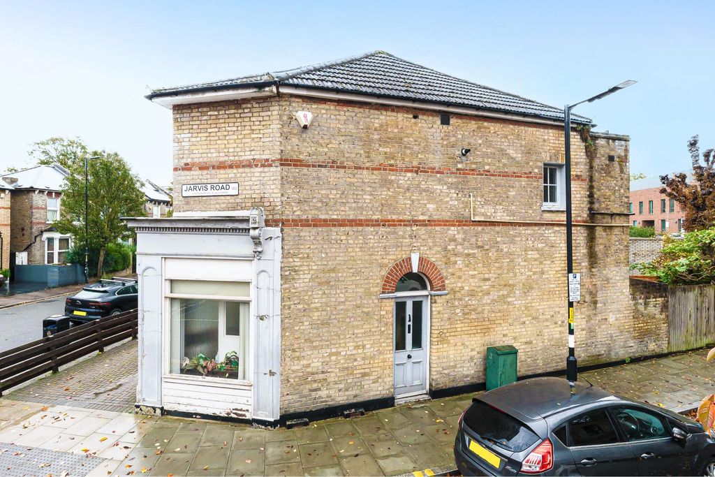 Property photo 3 of 16