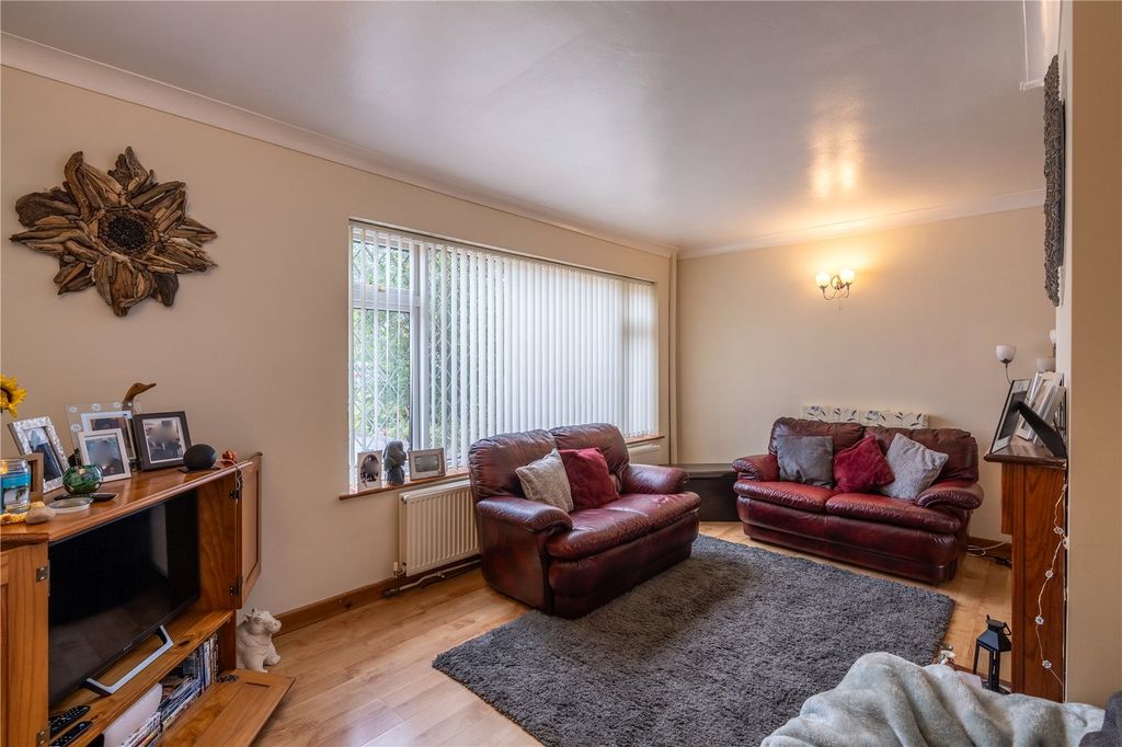Property photo 3 of 18 Picture No. 19