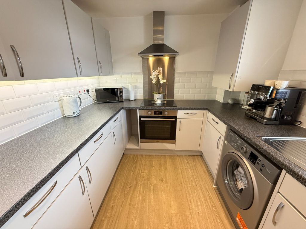 Property photo 3 of 7 4803893