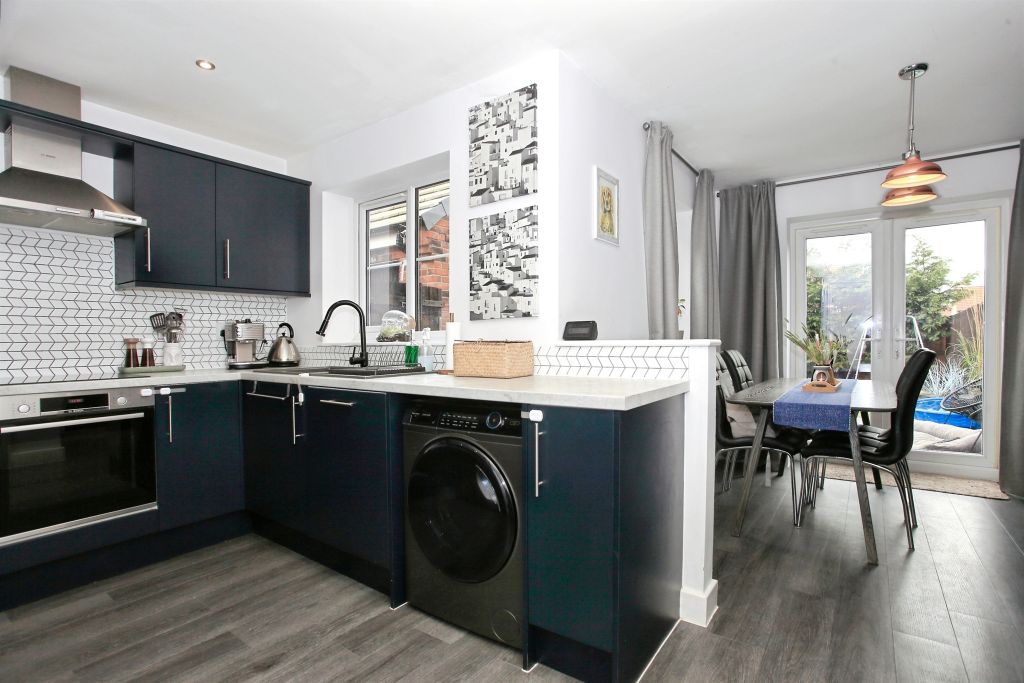 Property photo 2 of 17 Kitchen