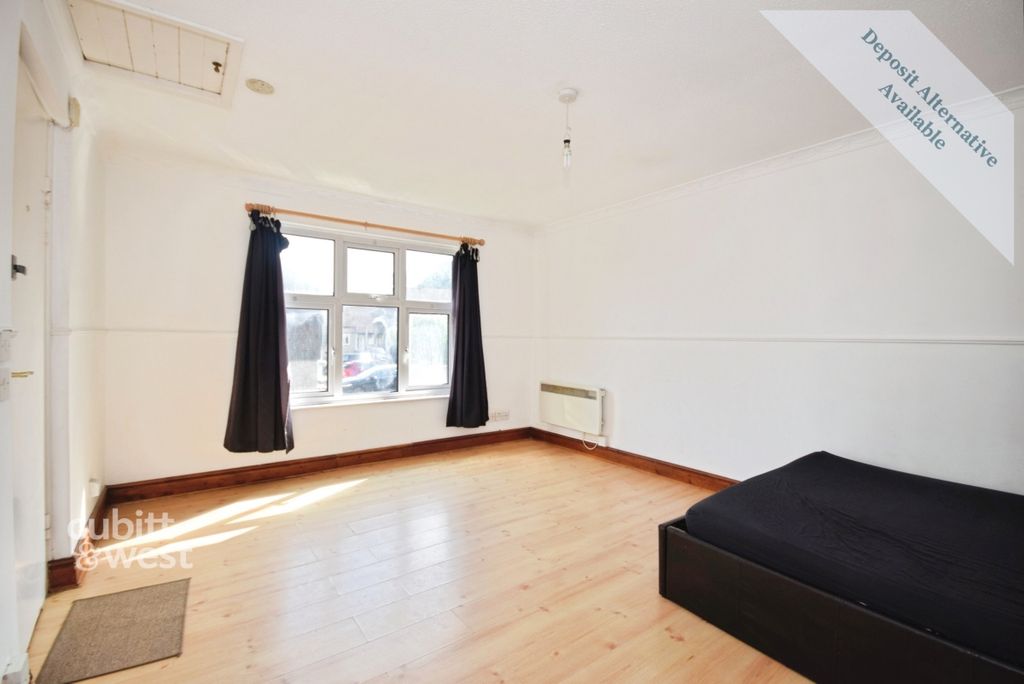 Property photo 3 of 9 Studio