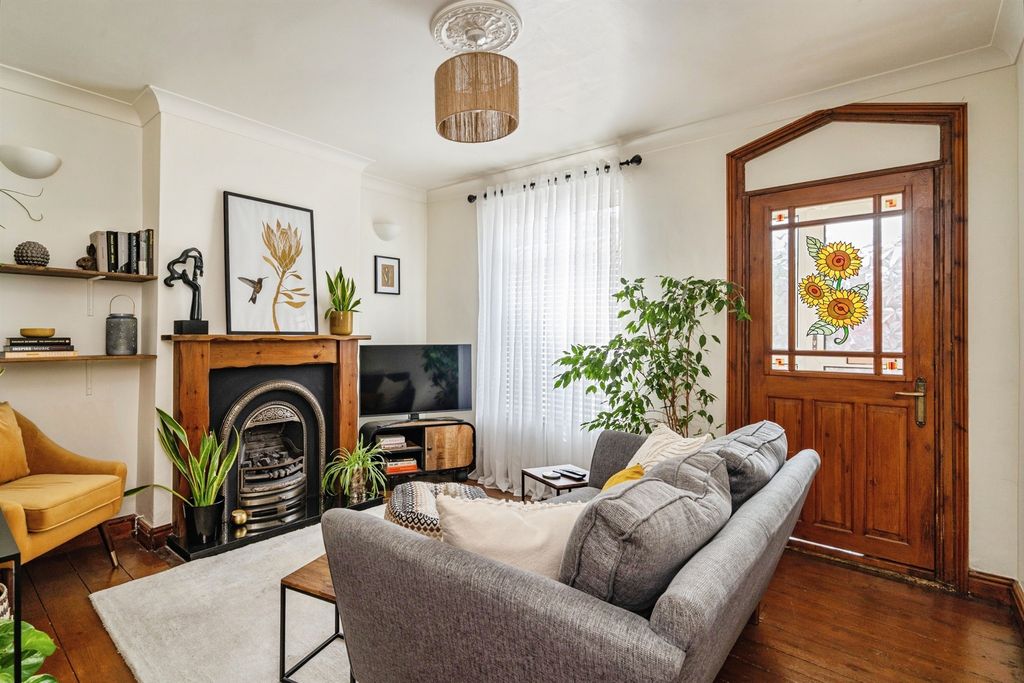 Property photo 2 of 17