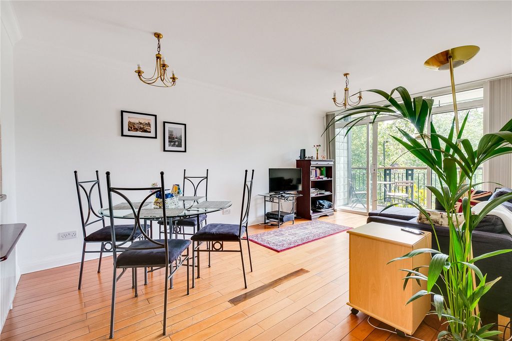 Property photo 3 of 11