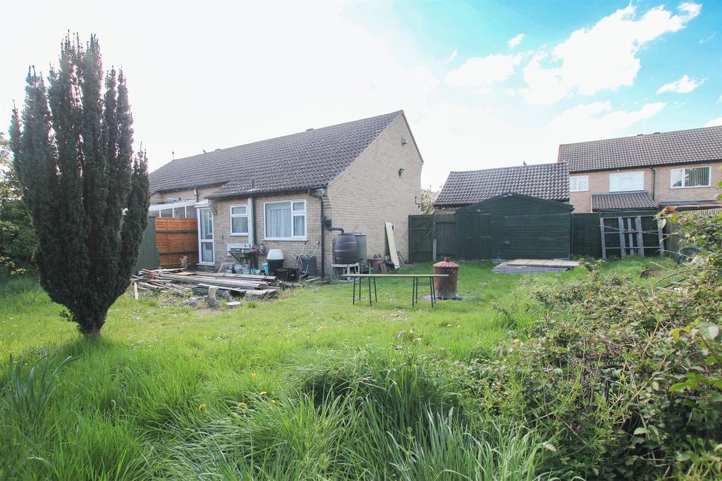 Property photo 2 of 9 Garden.Jpg
