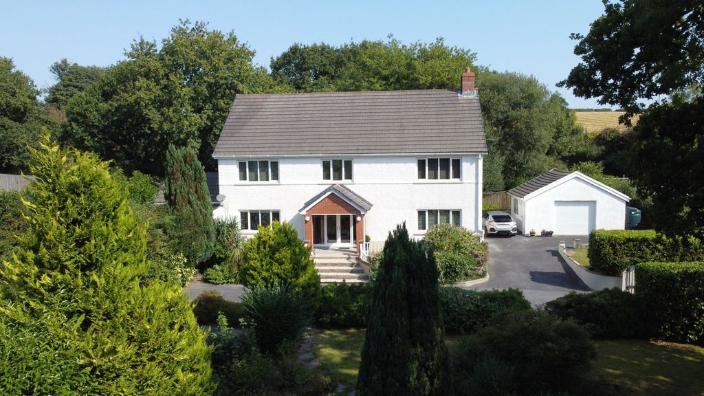 Property photo 1 of 43