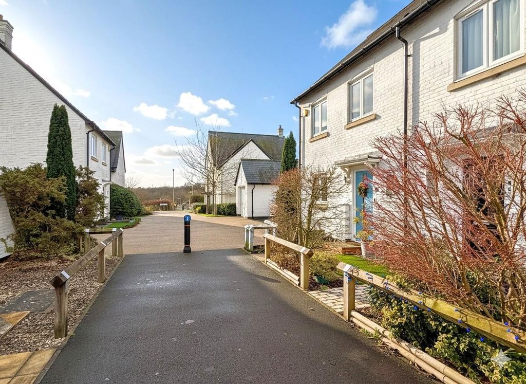 Property photo 2 of 14 Gemini_Generated_Image_U2v9N4U2v9N4U2v9.Jpg