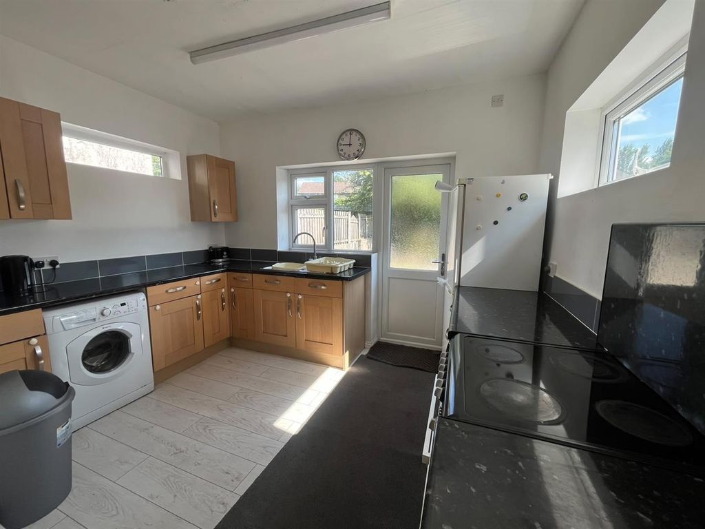 Property photo 2 of 11 3008De6B-5d63-4c2B-8028-62E24Ae5c646.Jpg