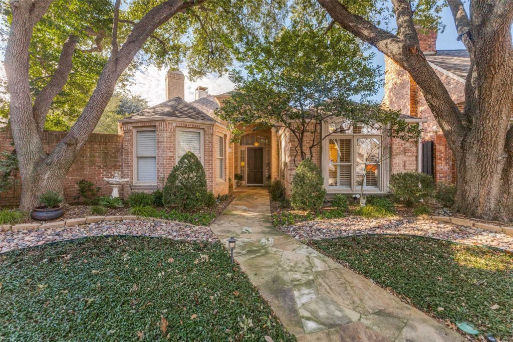 Property photo 1 of 31