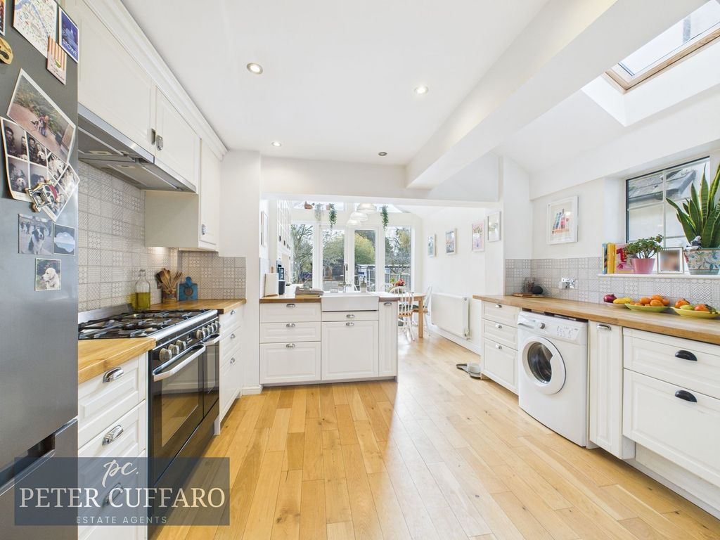 Property photo 3 of 22