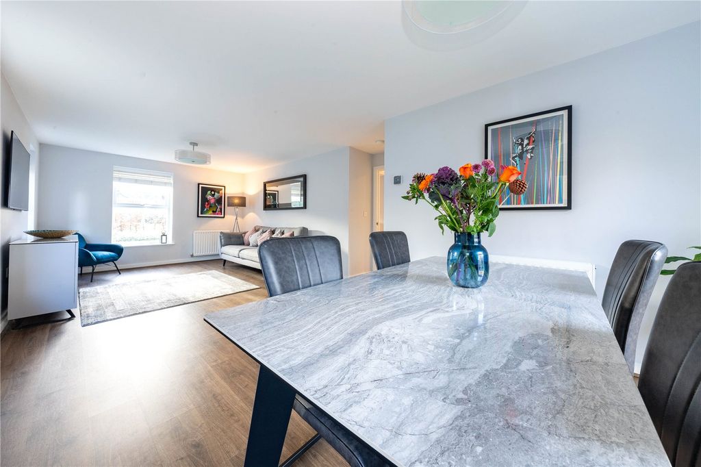 Property photo 2 of 18 Living Room