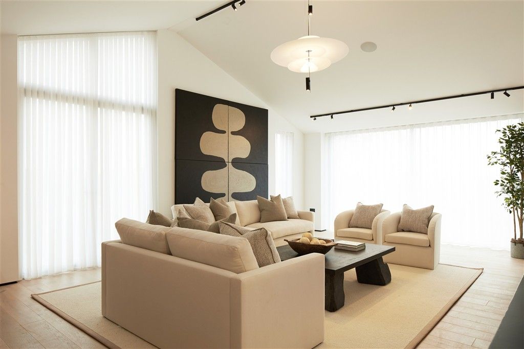 Property photo 3 of 21 Show Home Lounge