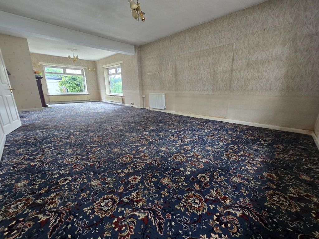 Property photo 2 of 16 Lounge/Diner