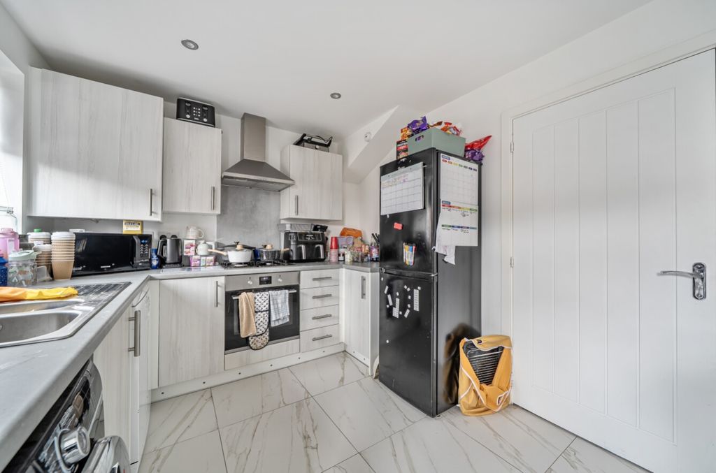 Property photo 3 of 20 1355964-4-68cd5A8F3d576