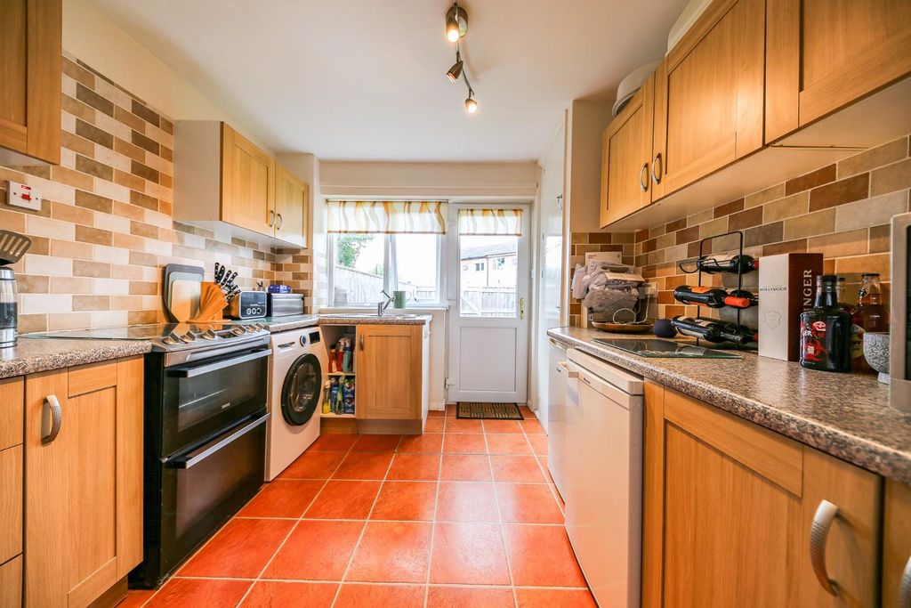 Property photo 3 of 16 Kitchen