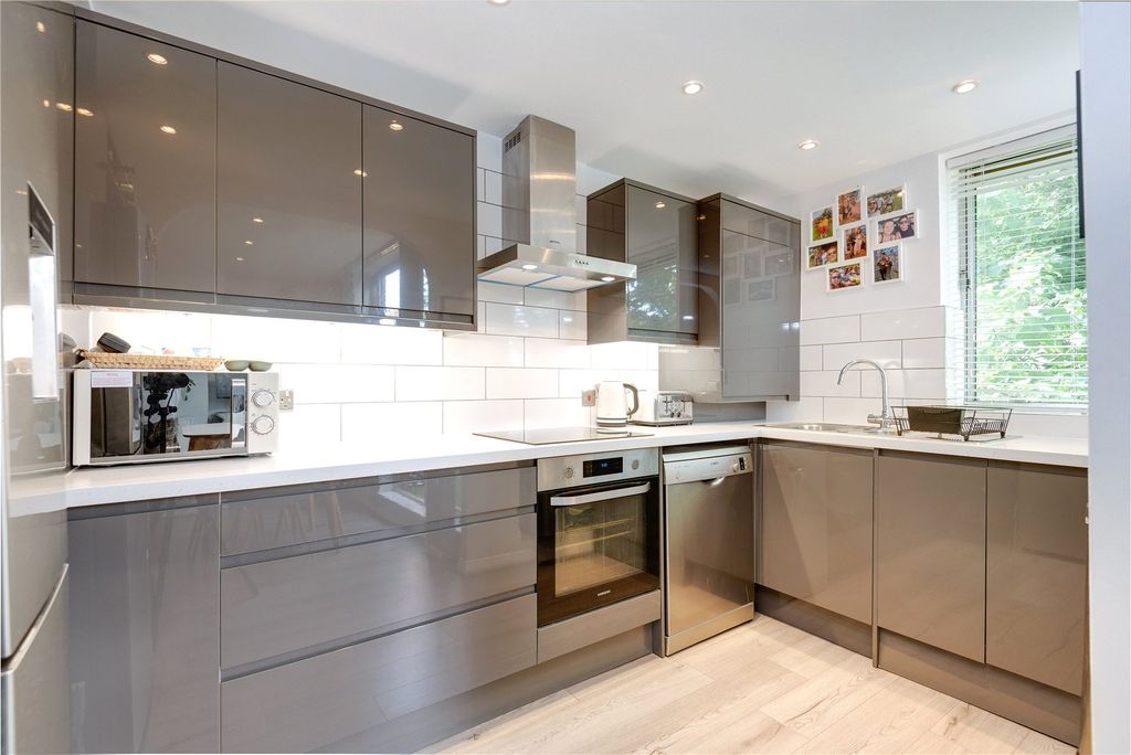 Property photo 3 of 15 Picture No. 20