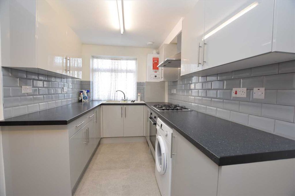 Property photo 2 of 12 Kitchen