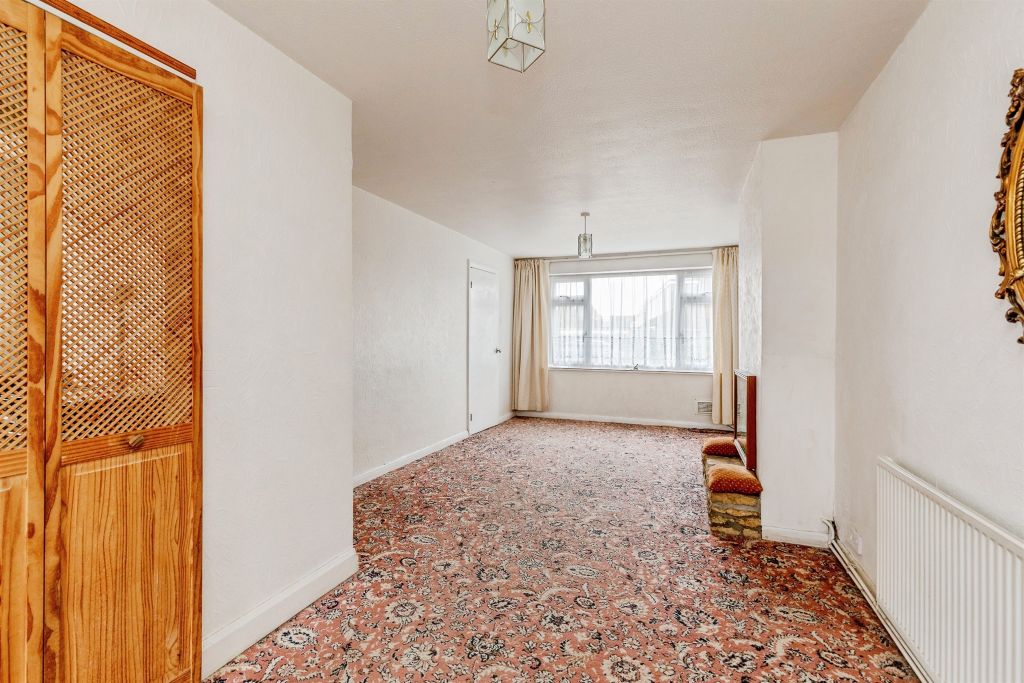 3 bed semi-detached house for saleDurville Road, Bristol BS13