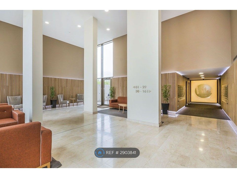 Property photo 3 of 16 Reception