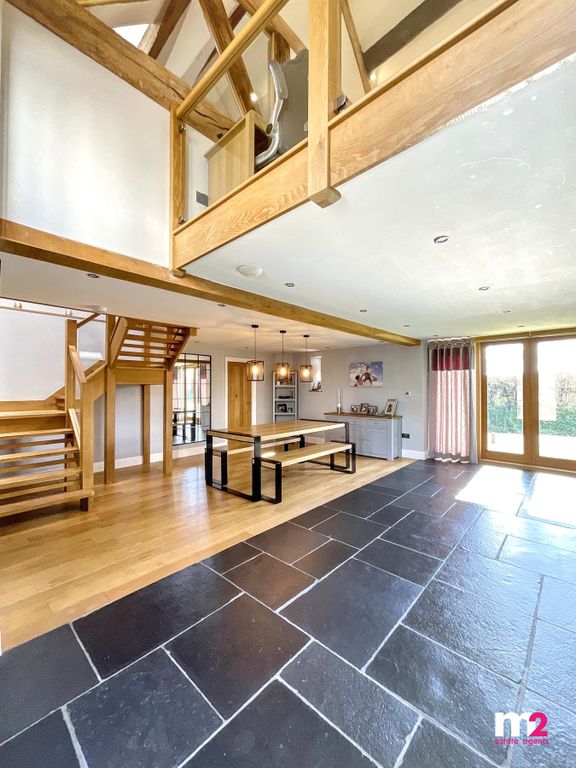 Property photo 3 of 31