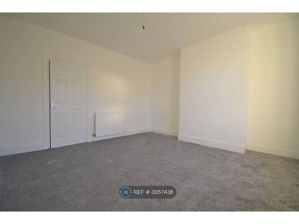 Property photo 2 of 13 Bedroom 1