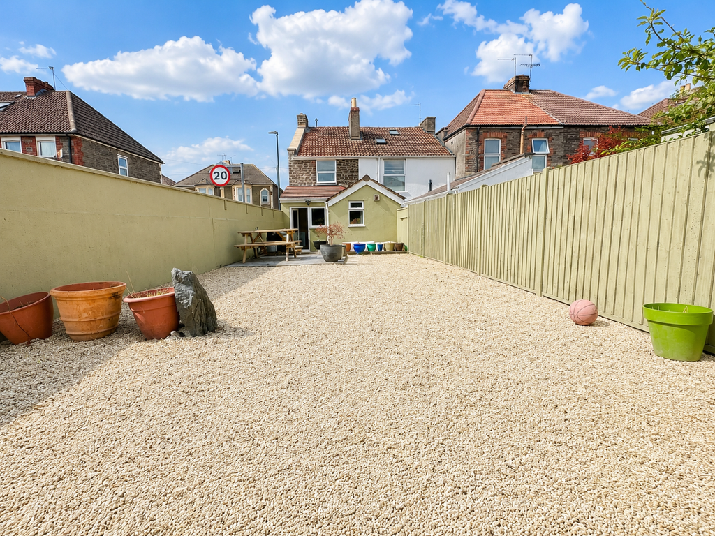 Property photo 1 of 11 5F8C03F8-Edcc-439A-Ac83-99C0A462A5B4