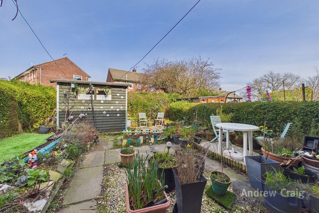 Property photo 3 of 13 Garden