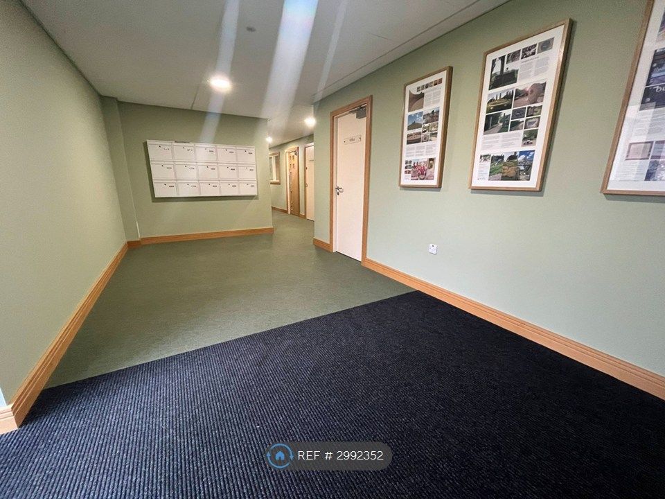 Property photo 2 of 12 Communal Space