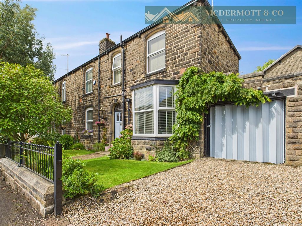 Property photo 1 of 25 Externally