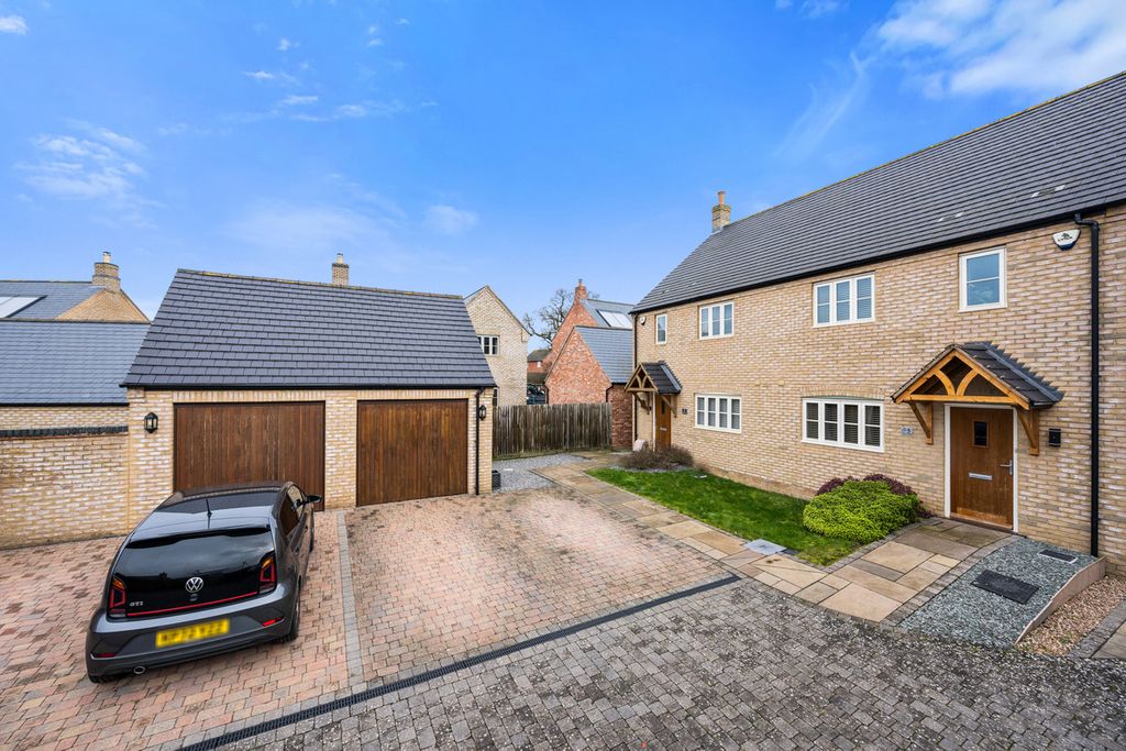 Property photo 1 of 29