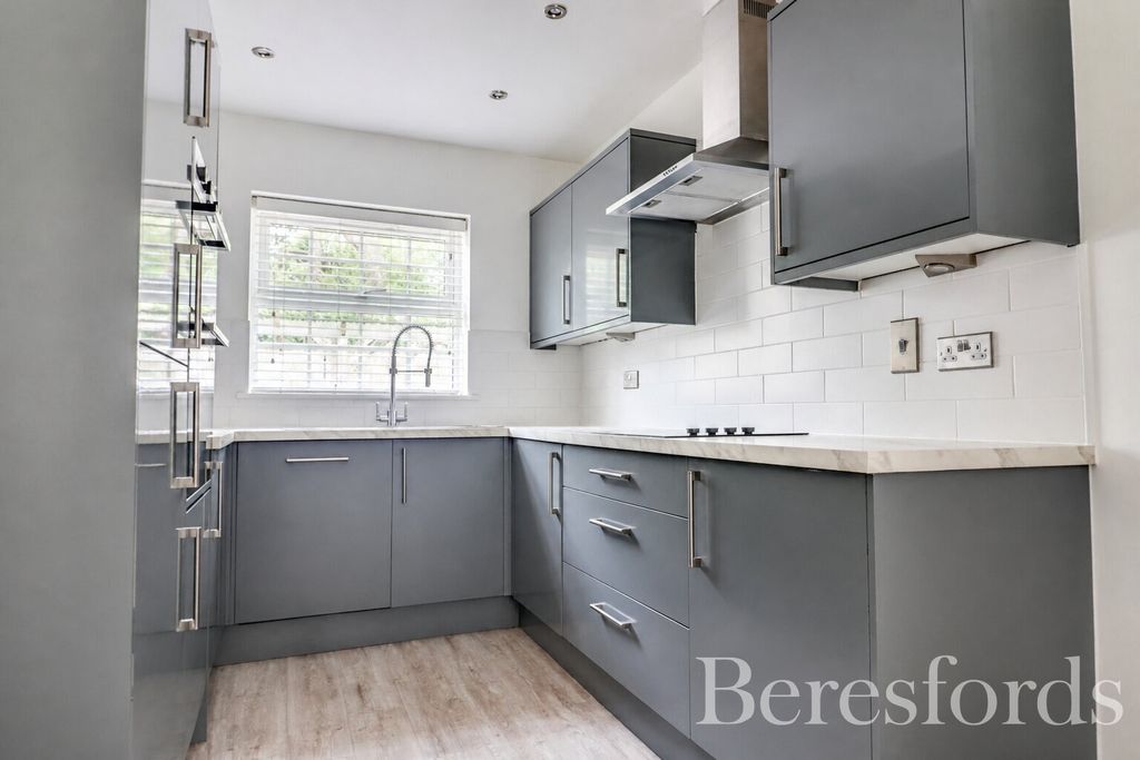 Property photo 3 of 19 Kitchen View 2