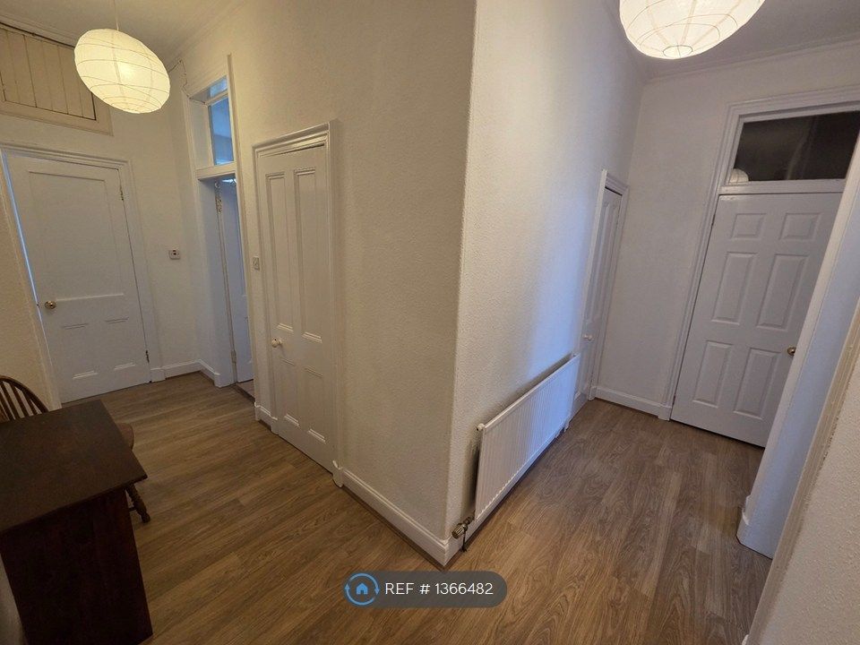 Property photo 3 of 13 Hall