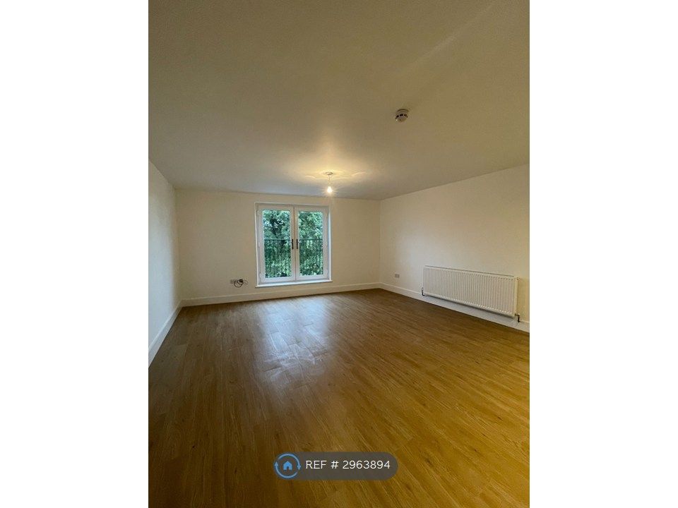 Property photo 3 of 7 Living Area