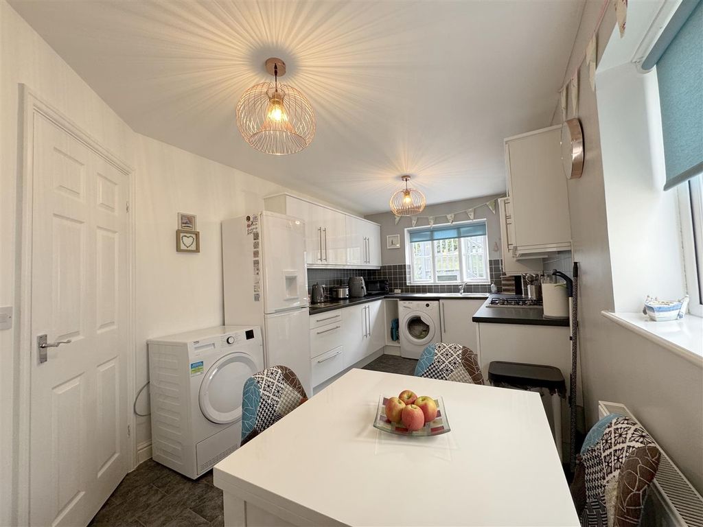 Additional image 6 of 4 bed semi-detached house for saleAlexander Grove, Par PL24