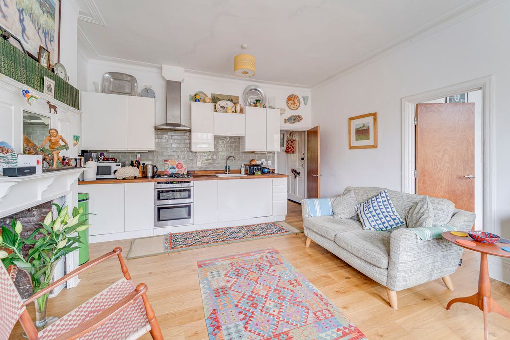 Property photo 2 of 11 Ndb01351_Enfused