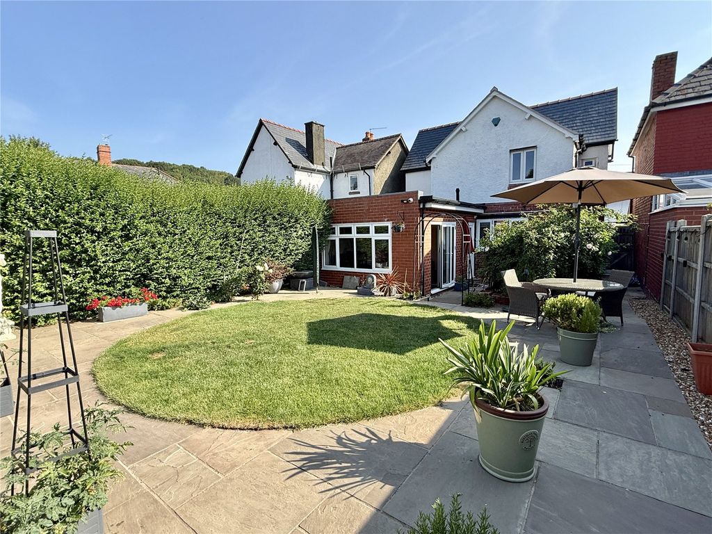 Property photo 2 of 22 Picture No. 19