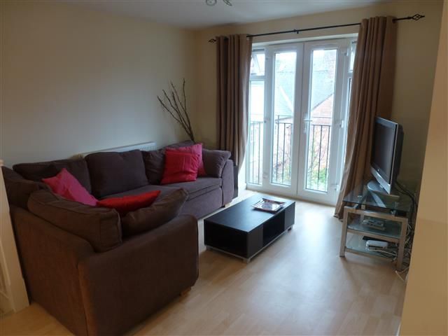 Property photo 2 of 7 Living Room