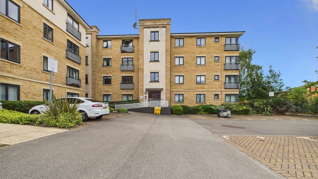 Property photo 1 of 17 4036951
