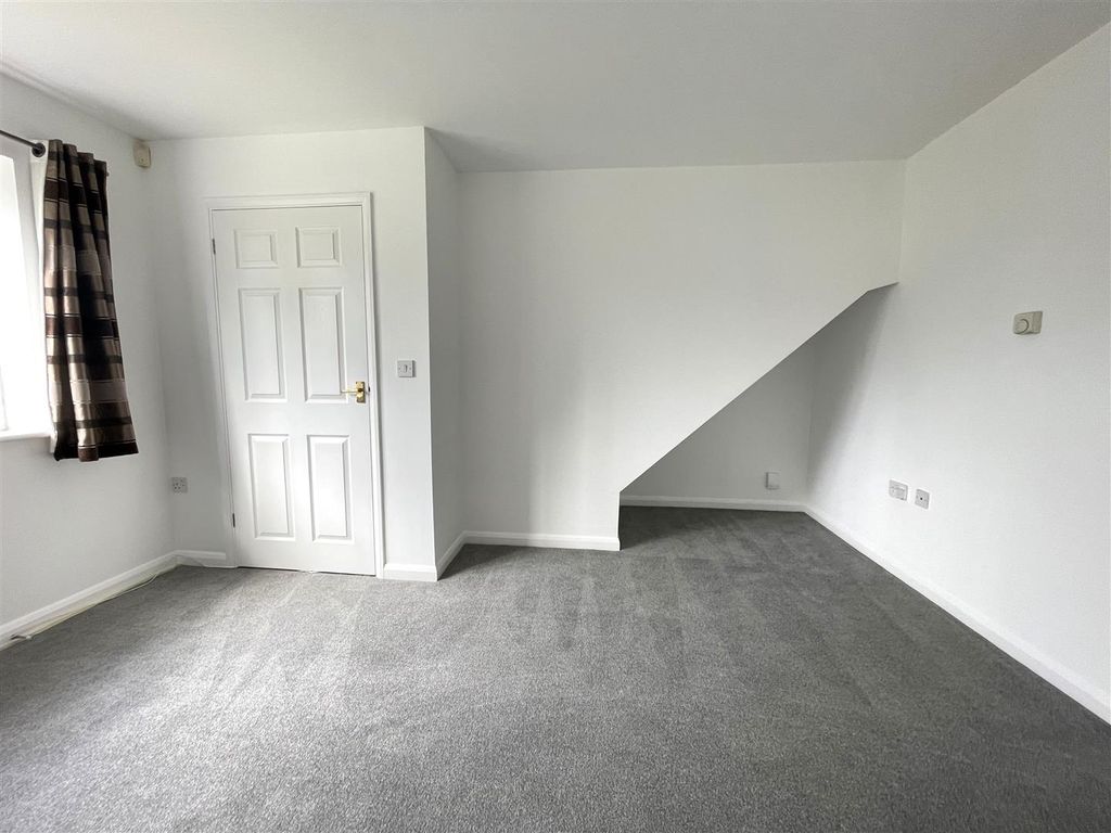 Property photo 3 of 12 Sitting Room