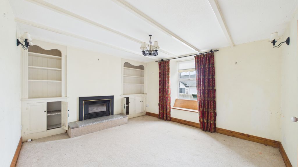 Property photo 3 of 19 Gallery