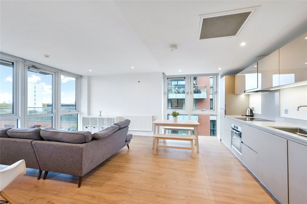 Property photo 2 of 13 Picture No. 23