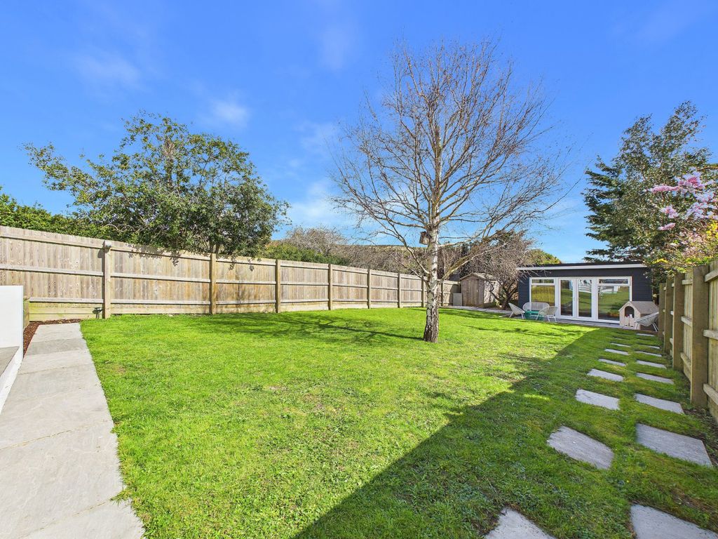 Property photo 3 of 33 Private Garden