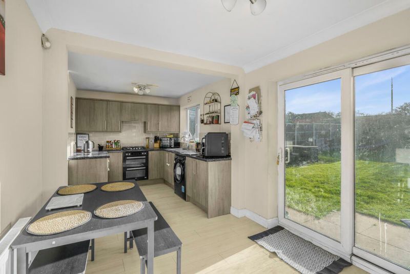 Property photo 2 of 9 Photo 2