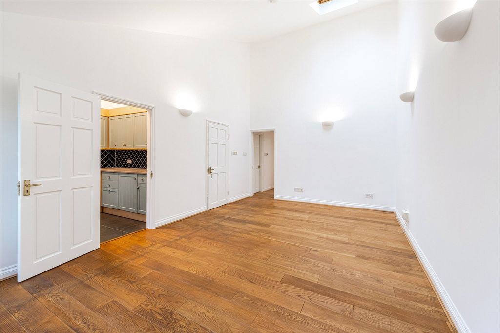 Property photo 2 of 12 Picture No. 77