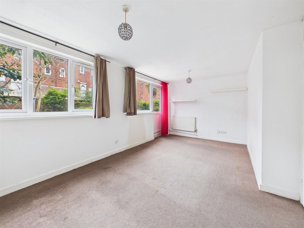 Property photo 2 of 15 Cam04237G0-Pr0283-Still007.Jpg