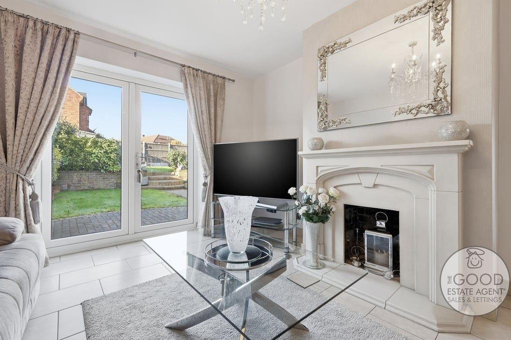 Property photo 2 of 23