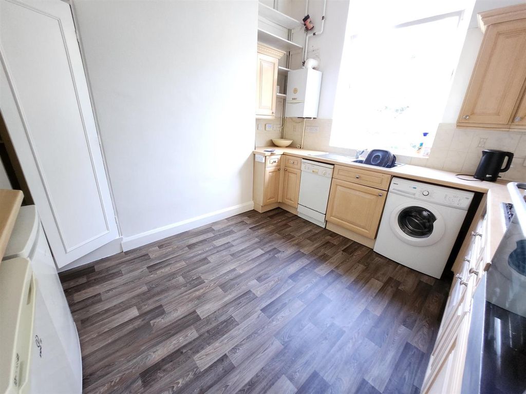 Property photo 2 of 5 Kitchen.Jpg