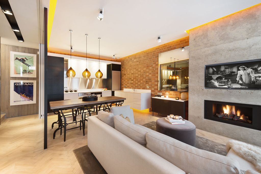 Property photo 2 of 13