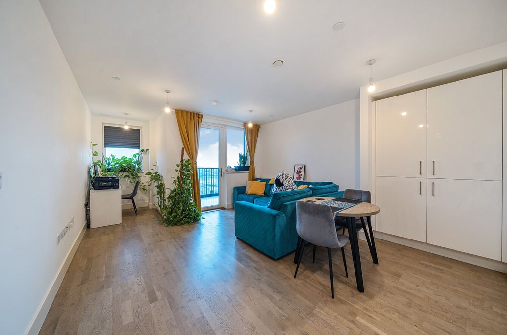 Property photo 2 of 9