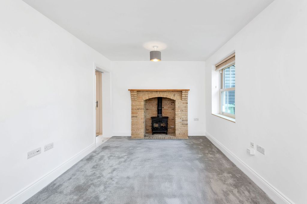 Property photo 2 of 29