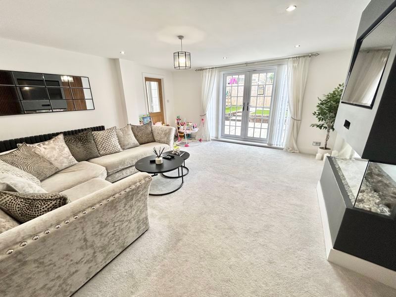 Property photo 2 of 25 Lounge